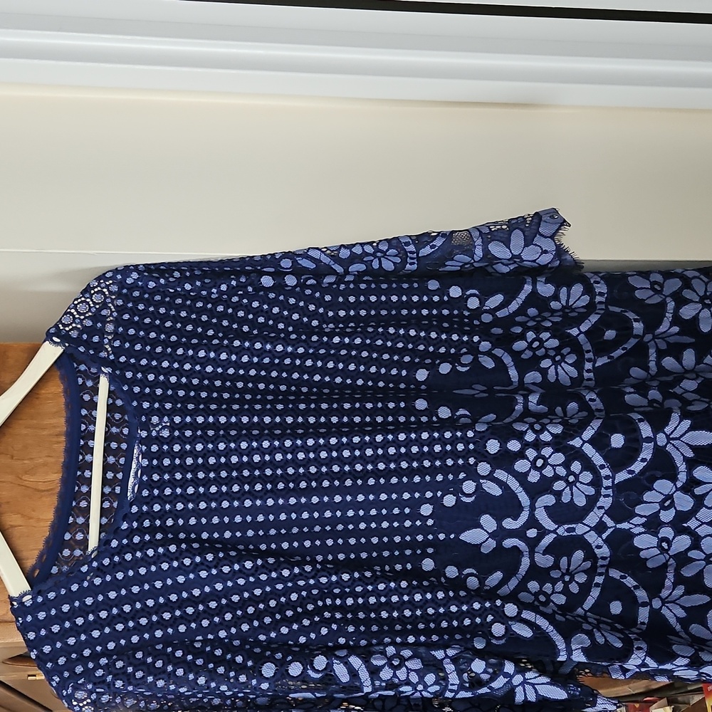 ISAAC MIZRAHI Live Navy Blue And White Lace Short Sleeve Blouse Size L
